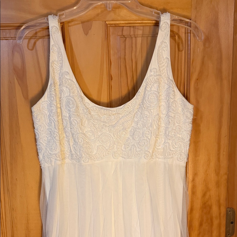 Vintage 90’s Sleeveless Ivory Embroidered Maxi Wedding Dress with Scoop Neck